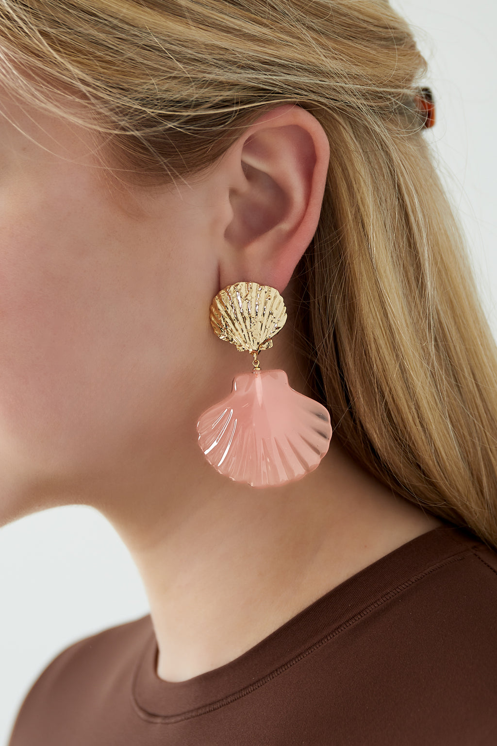 Boucles d'oreilles coquillage rose - Couleur rose et or