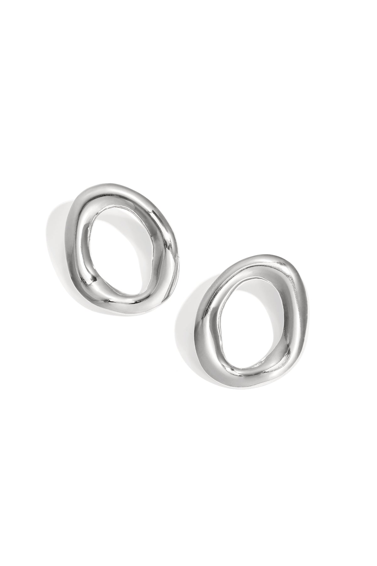 Boucles d'oreilles ovales à la forme organique