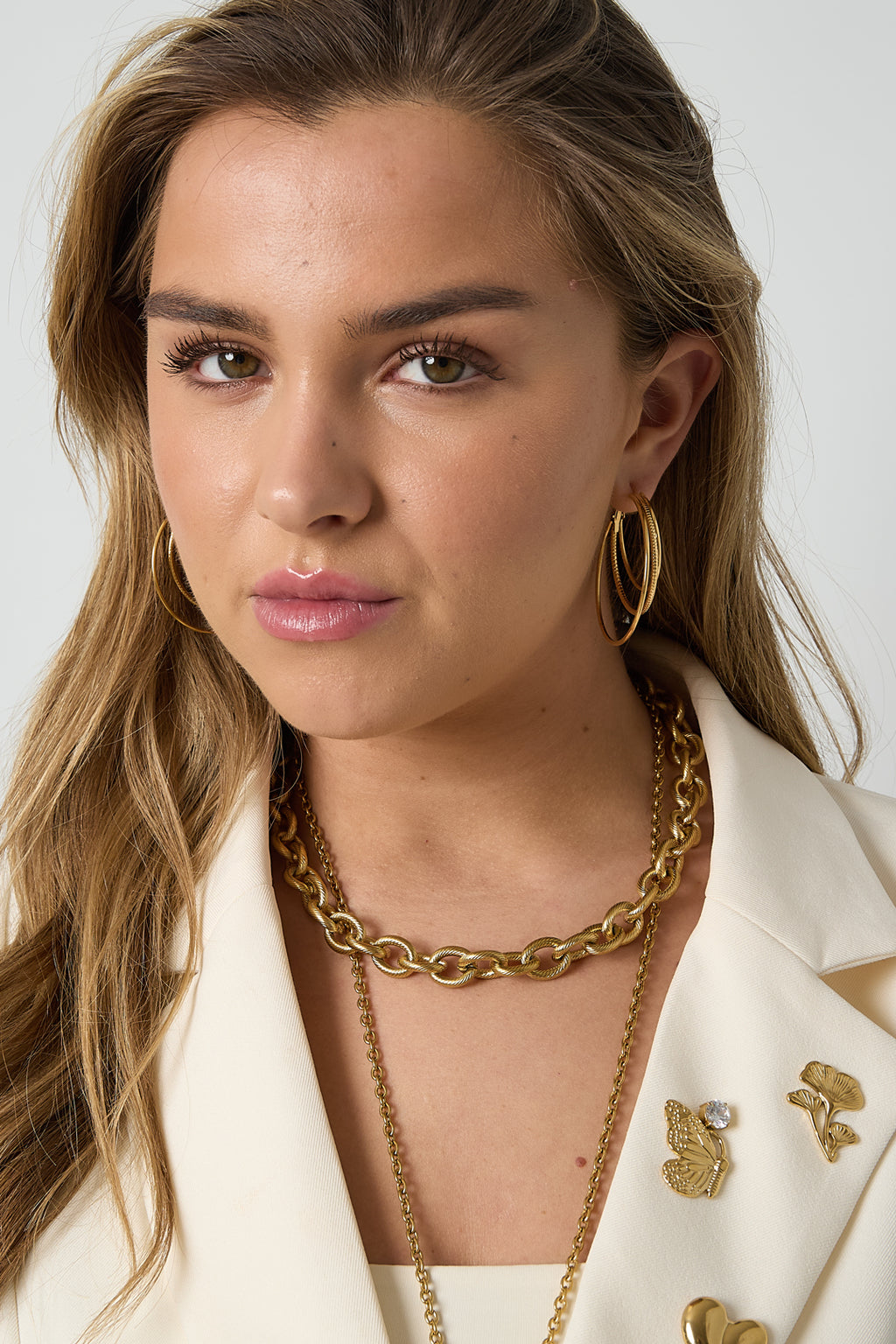 Boucles d'oreilles créoles simples superposées