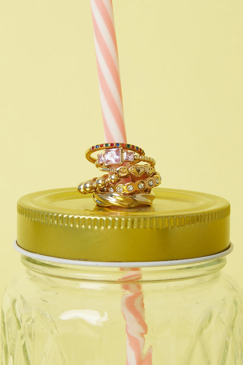 Bague ornée de pierres carrées
