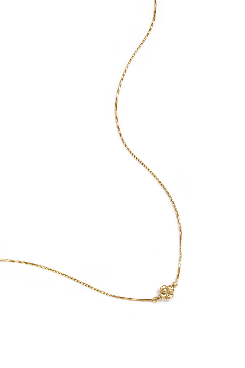 Collier minimaliste avec un trèfle acier inoxydable