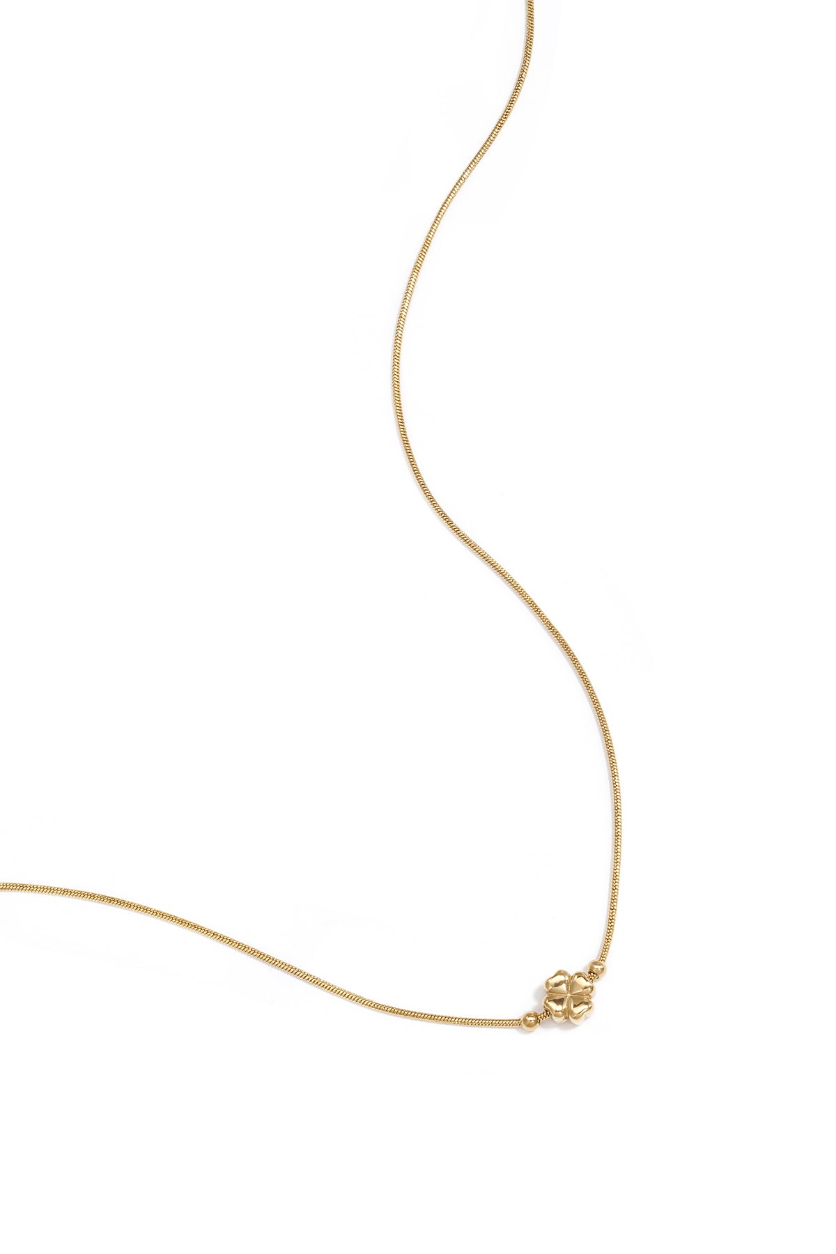 Collier minimaliste avec un trèfle acier inoxydable