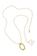 Long collier avec pendentif ovale rayé