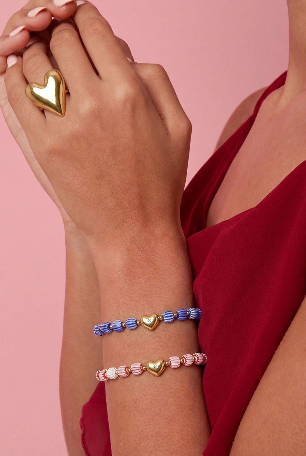 Bracelet de perles avec un centre en forme de cœur