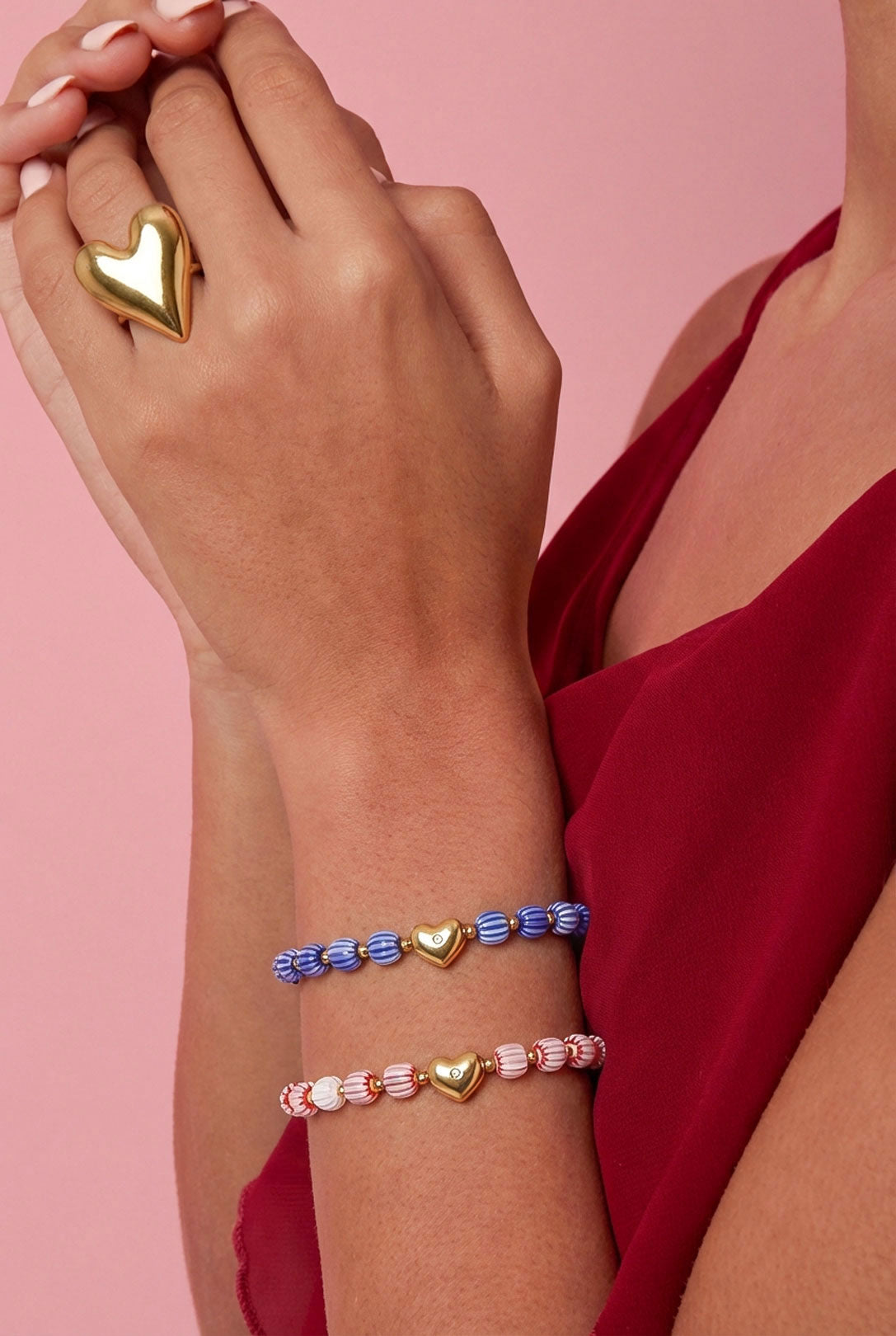 Bracelet de perles avec un centre en forme de cœur