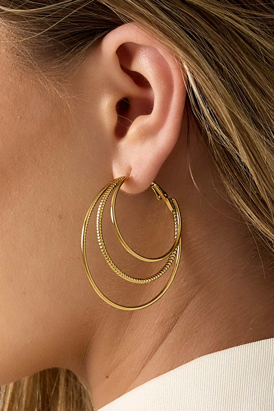 Boucles d'oreilles créoles simples superposées