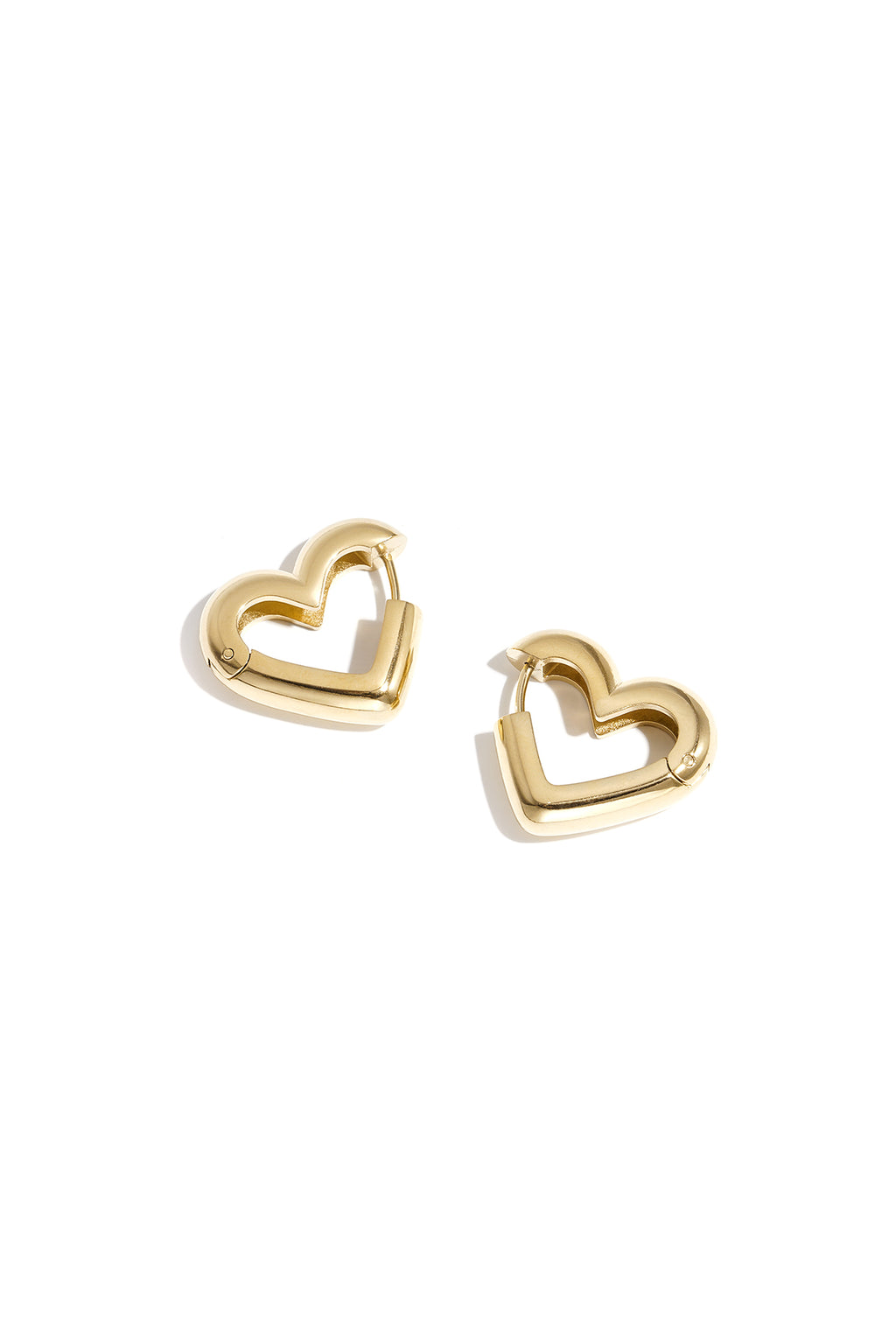 Boucles d'oreilles créoles en forme de cœur disponibles en trois tailles