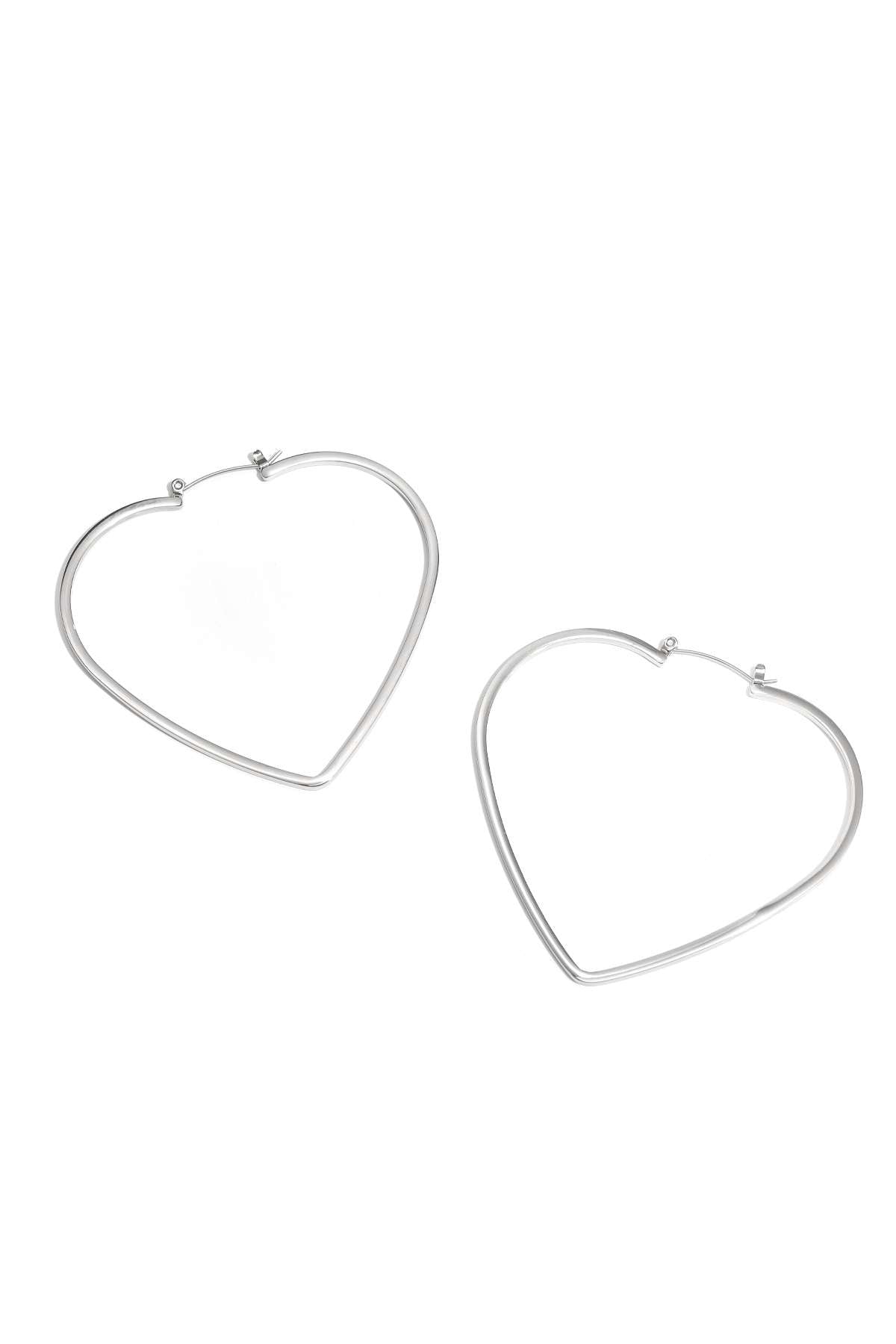 Boucles d'oreilles créoles minimalistes en forme de cœur