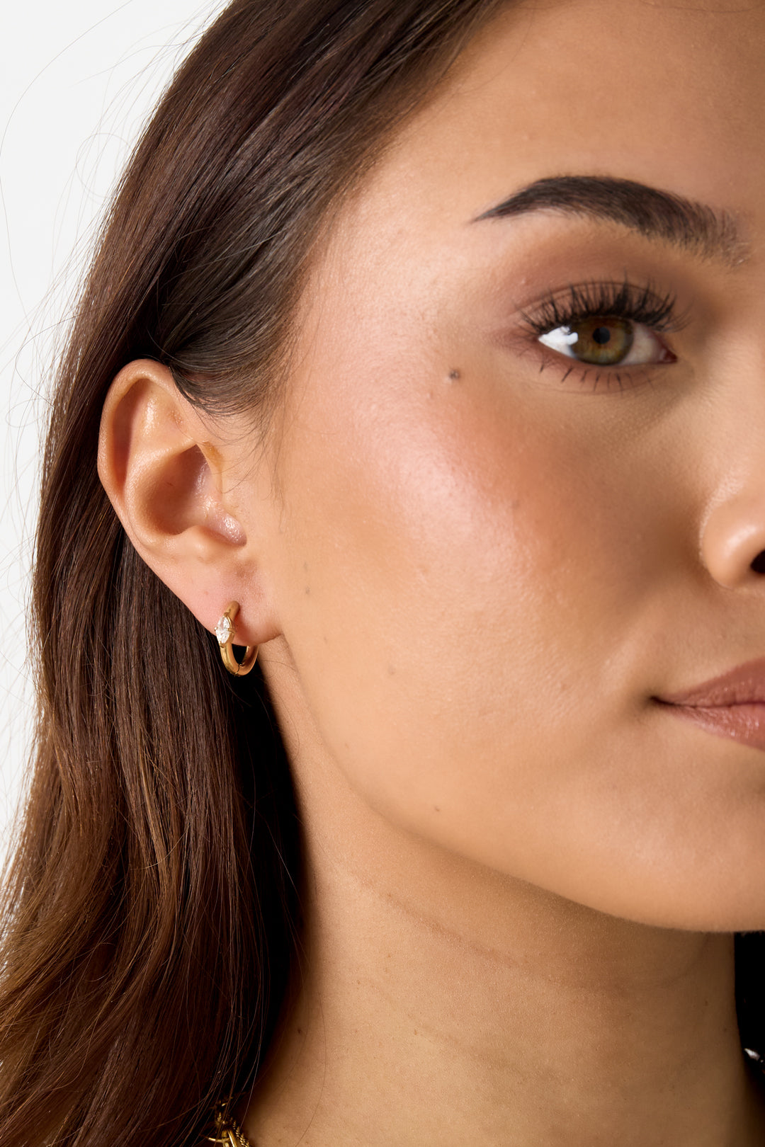 Petites boucles d'oreilles avec pierre en forme de marquise