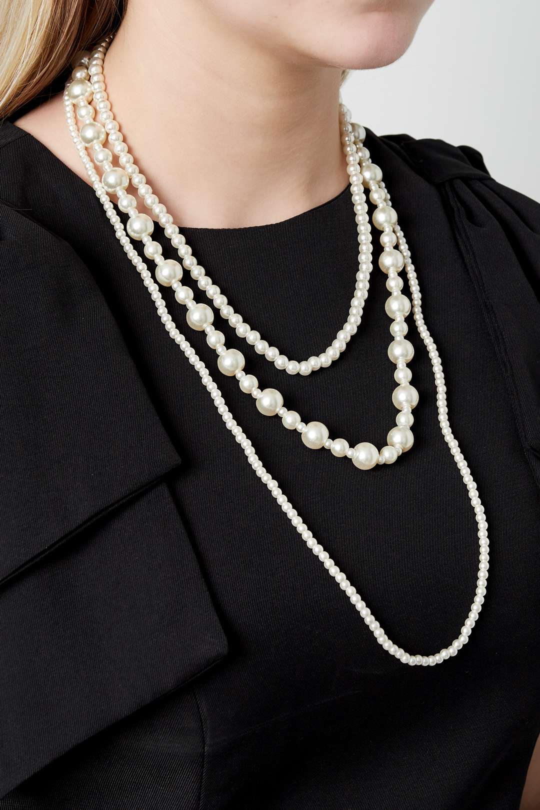 Collier superposé de perles mélangées