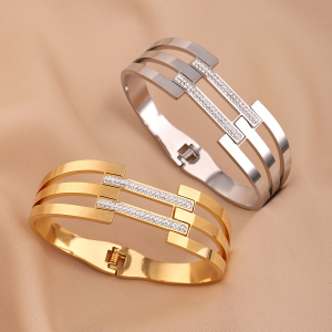 Bracelet ajouré en acier inoxydable