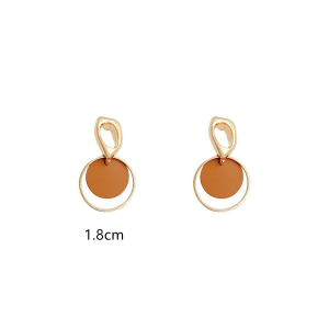 Boucles d'oreilles circulaires contrastées