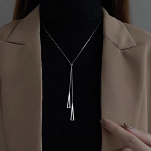 Collier long à pendentif géométrique en argent S925