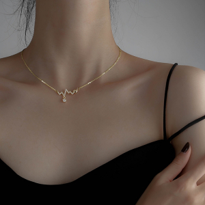 Collier motif électrocardiogramme